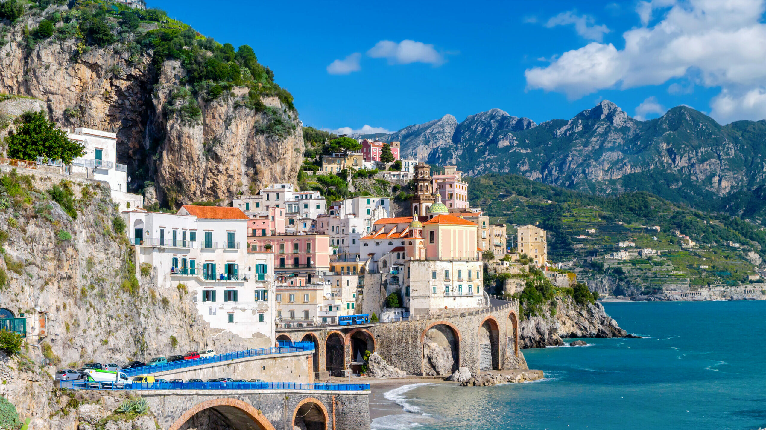 I Amalfiküste Atrani © shutterstock, mitchFOTO _748859257