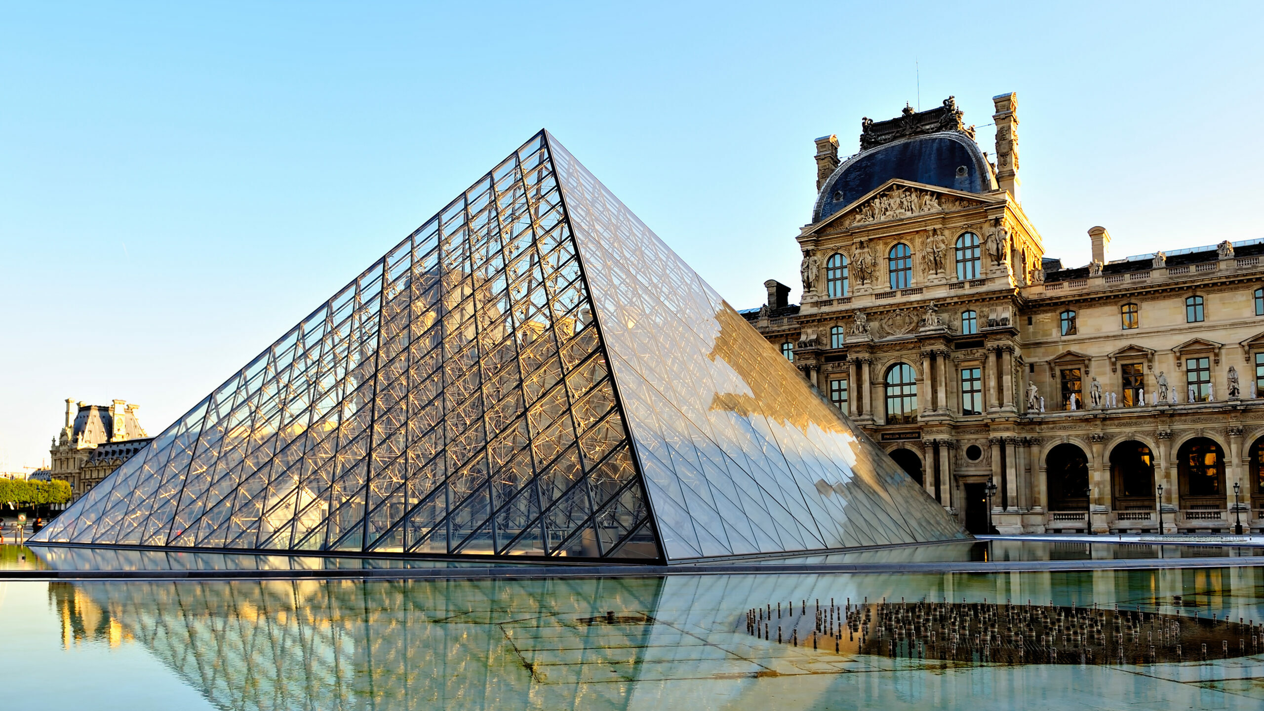LOUVRE